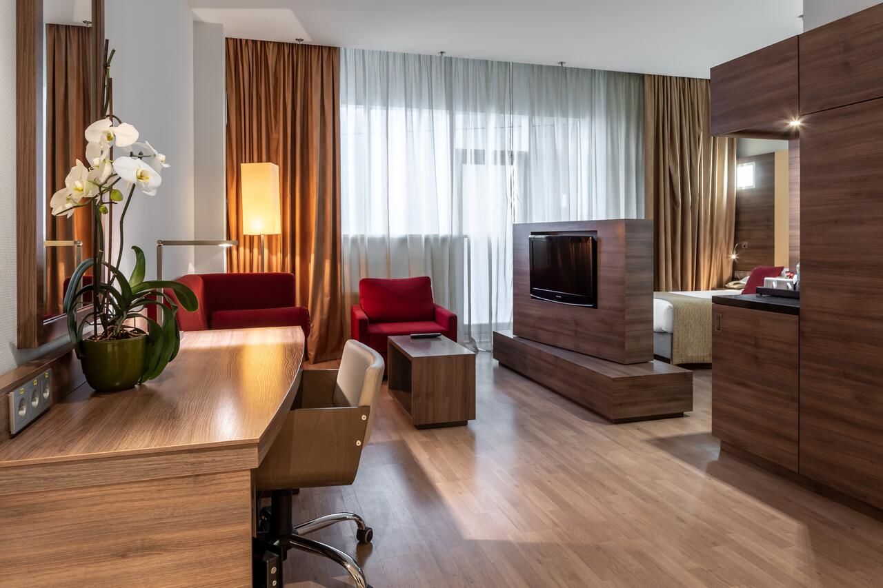 Отель Ramada Encore Kyiv Киев