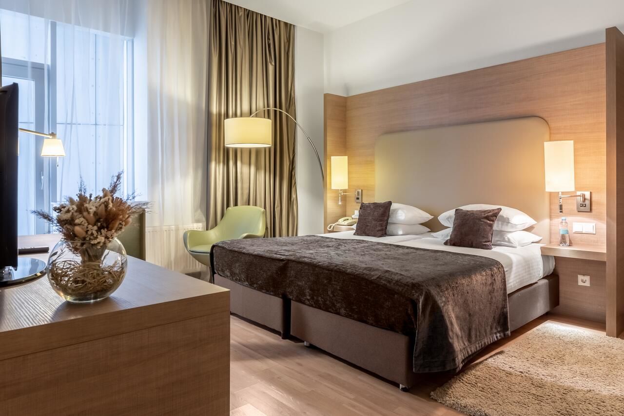 Отель Ramada Encore Kyiv Киев