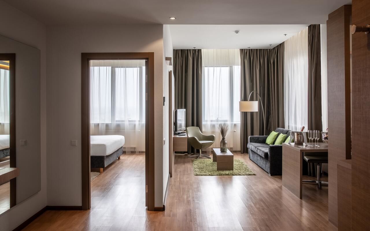 Отель Ramada Encore Kyiv Киев-22