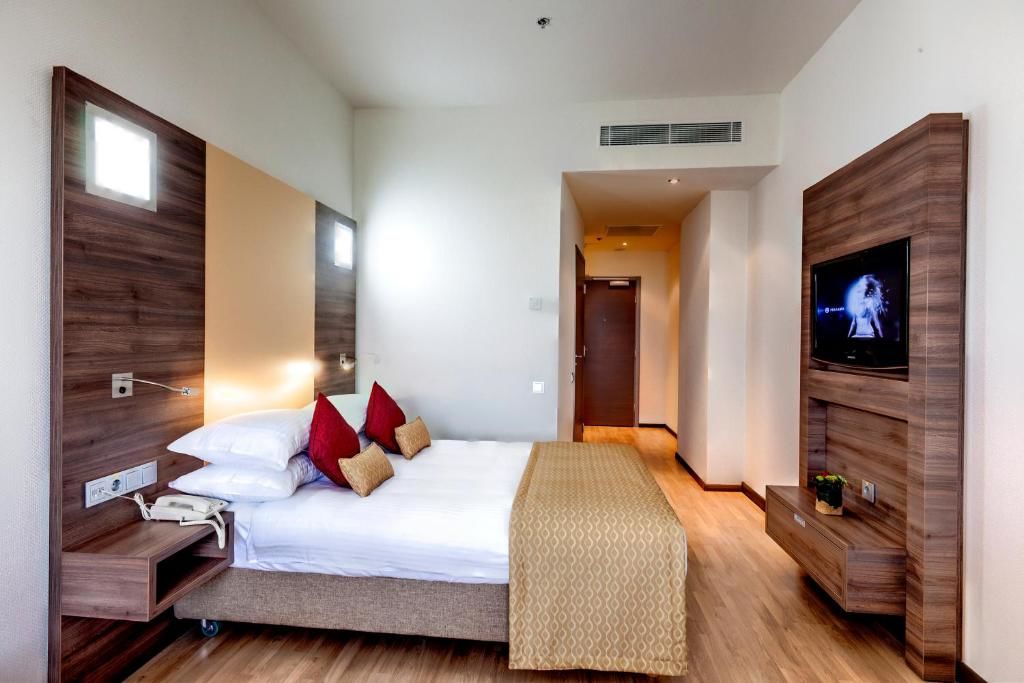 Отель Ramada Encore Kyiv Киев