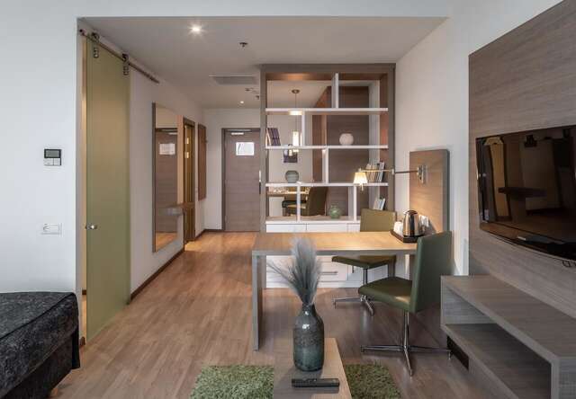 Отель Ramada Encore Kyiv Киев-23