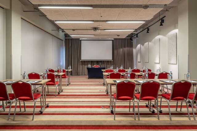 Отель Ramada Encore Kyiv Киев-46