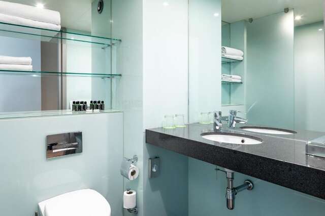 Отель Ramada Encore Kyiv Киев-52